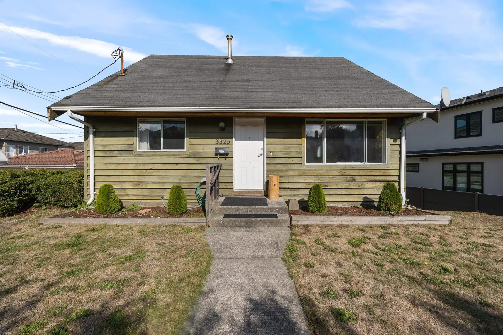 3325 SEAFORTH DRIVE, Vancouver BC V5M 4C6