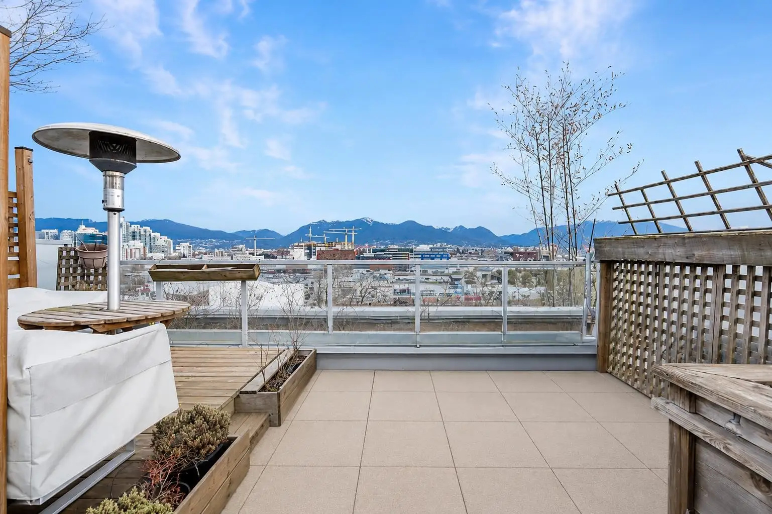 708 384 E 1ST AVENUE, Vancouver BC V5T 0G5