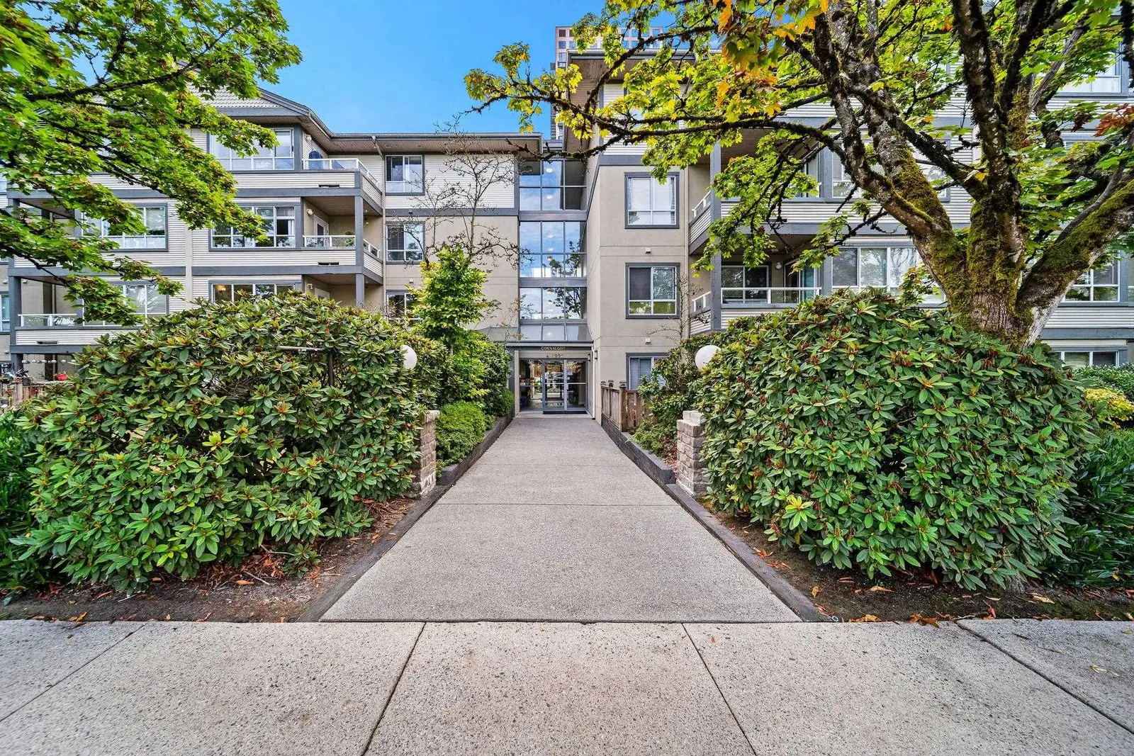 201 4990 MCGEER STREET, Vancouver BC V5R 6C1