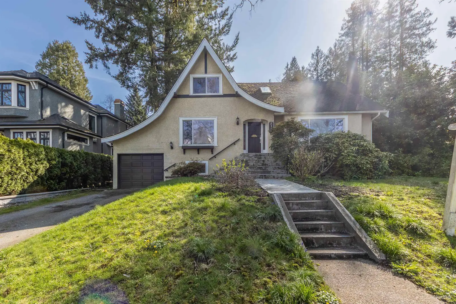 2146 W 33RD AVENUE, Vancouver BC V6M 1B9
