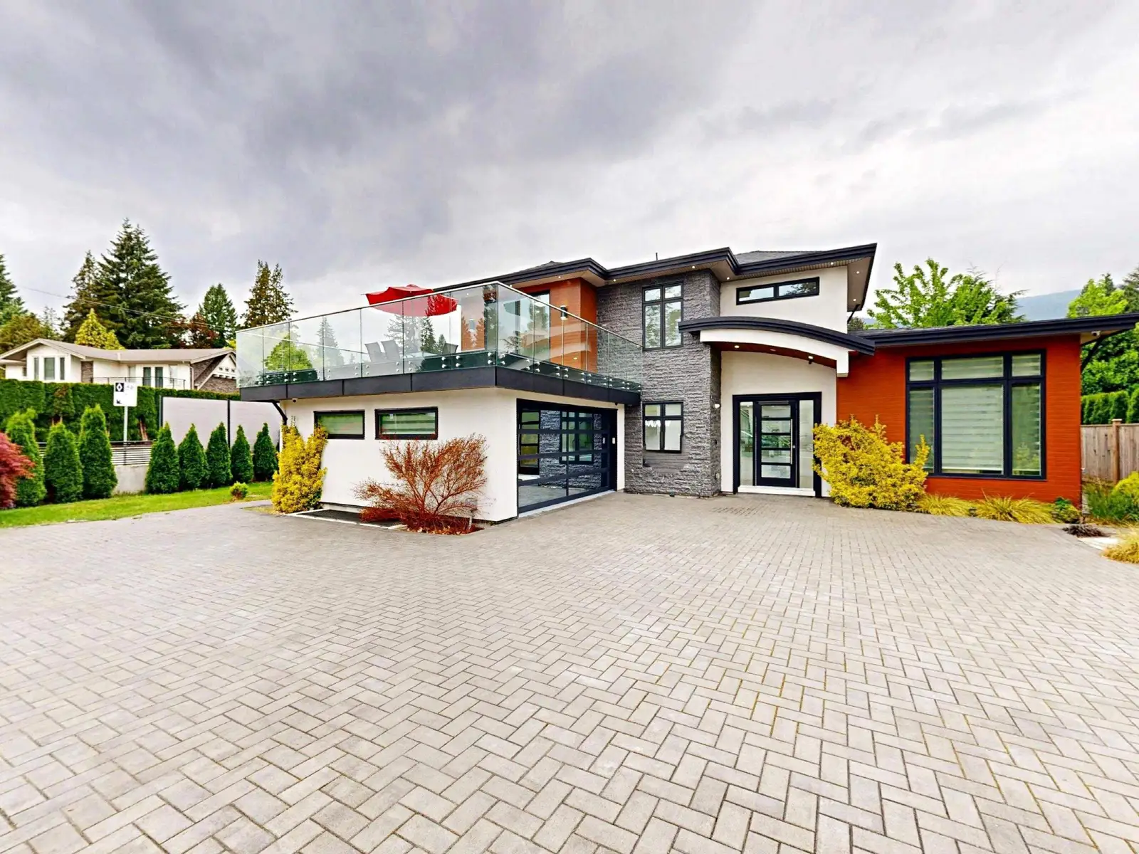 3560 HIGHLAND BOULEVARD, North Vancouver BC V7R 2Y6