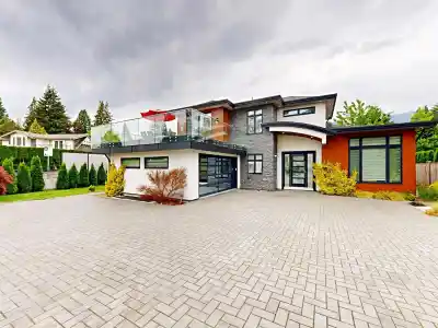 3560 HIGHLAND BOULEVARD, North Vancouver BC V7R 2Y6