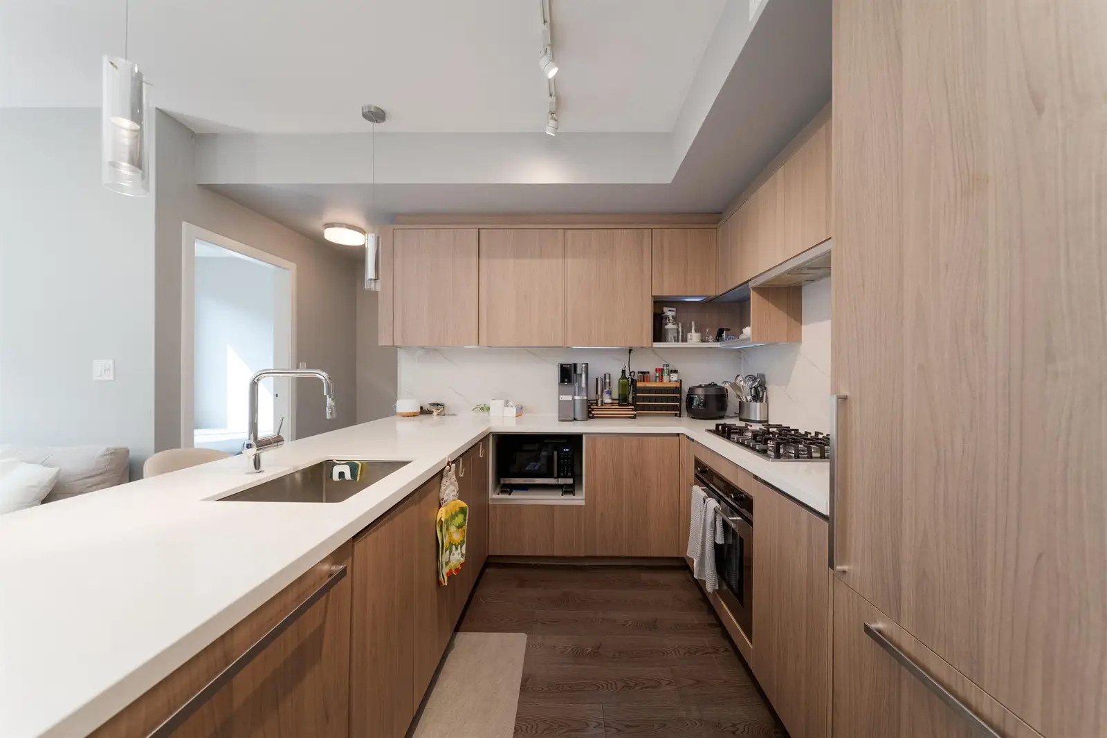 210 9333 TOMICKI AVENUE, Richmond BC V6X 0L4