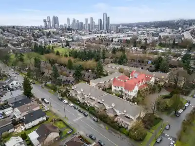 15 3428 ADANAC STREET, Vancouver BC V5K 5H5