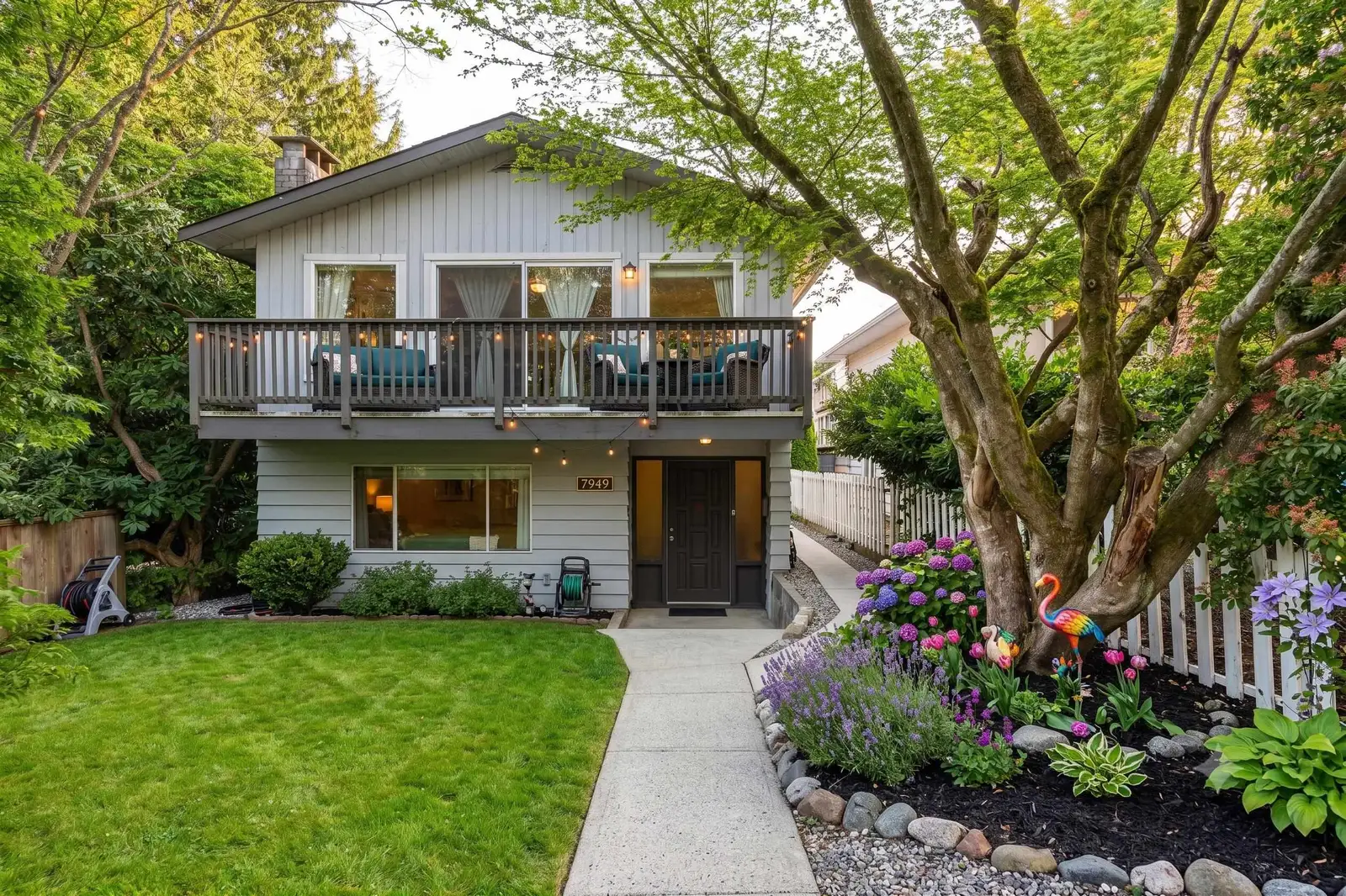 1949 MAHON AVENUE, North Vancouver BC V7M 2T4