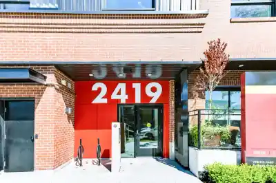 406 2419 GRANT STREET, Vancouver BC V5K 3G5