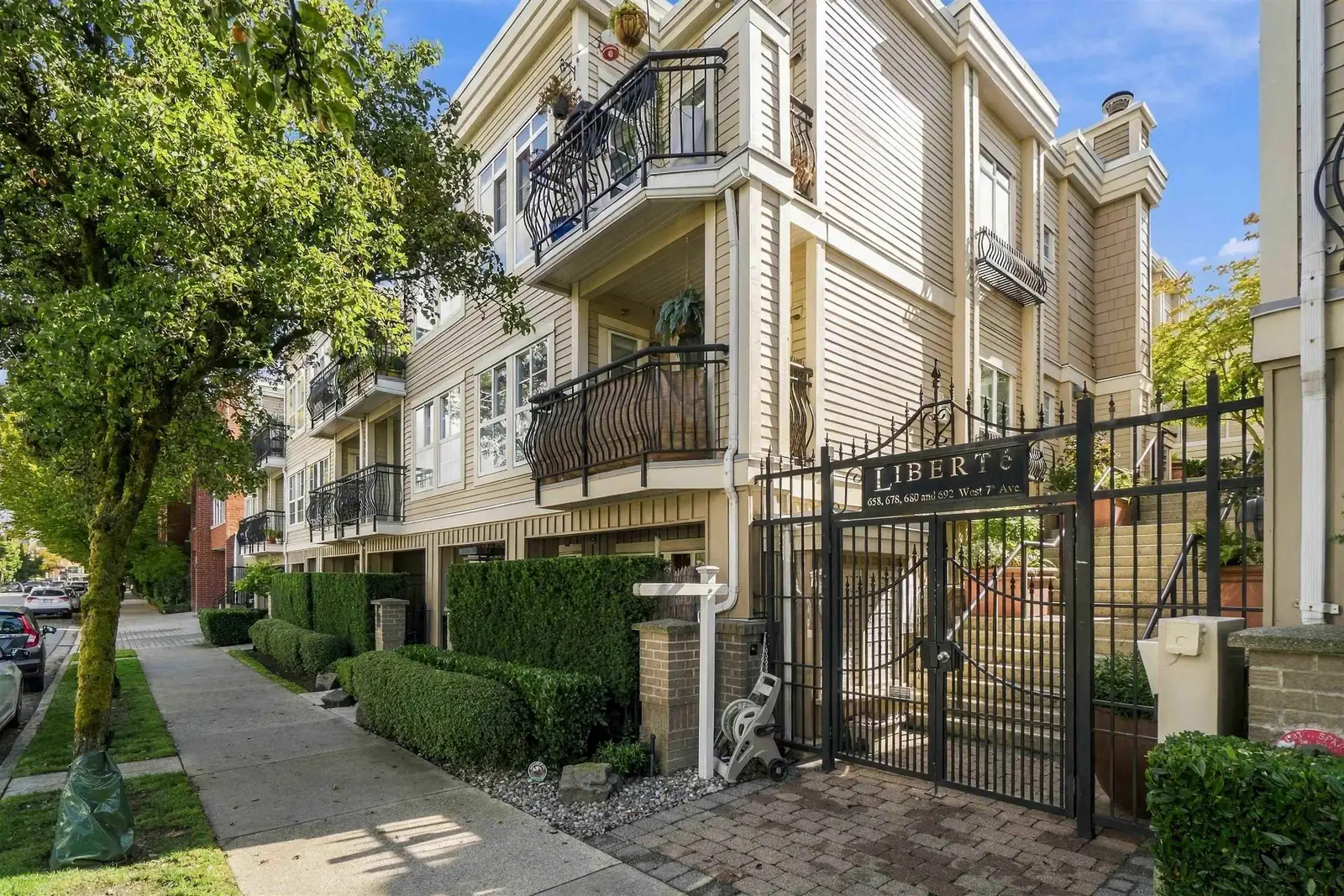 319 678 W 7TH AVENUE, Vancouver BC V5Z 1B5
