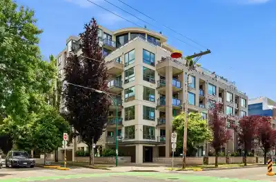 303 1888 YORK AVENUE, Vancouver BC V6J 5H8