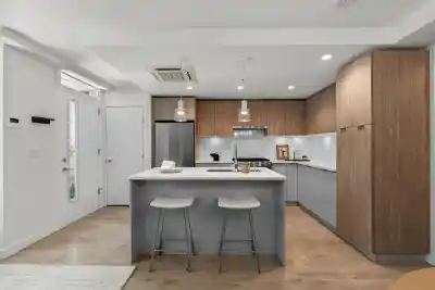 TH3 108 E 8TH STREET, North Vancouver BC V7L 1Y9
