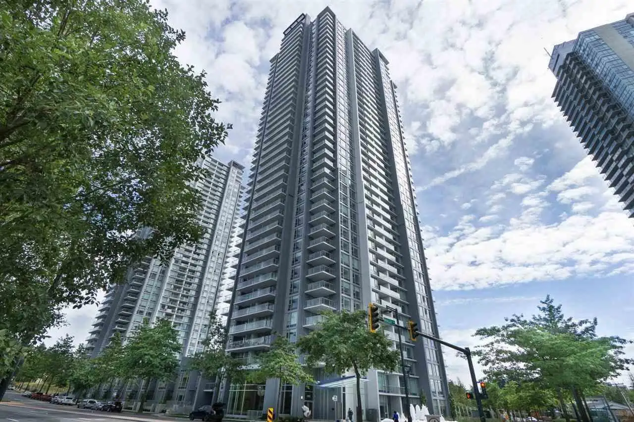 2001 13696 100 AVENUE, Surrey BC V3T 0L5