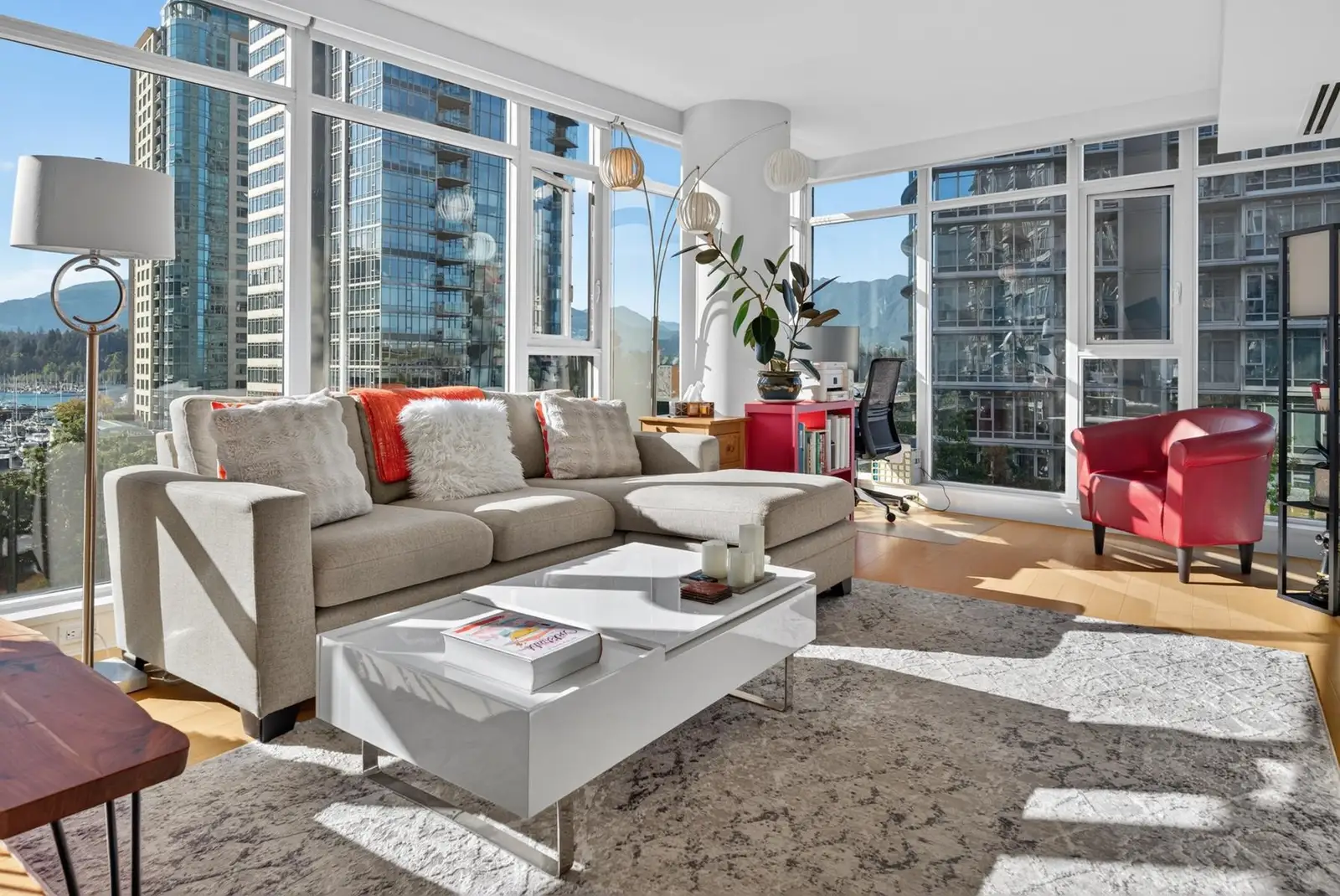 702 1205 W HASTINGS STREET, Vancouver BC V6E 4T7