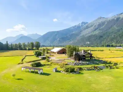 9115 PEMBERTON MEADOWS ROAD, Pemberton BC V0N 2L2