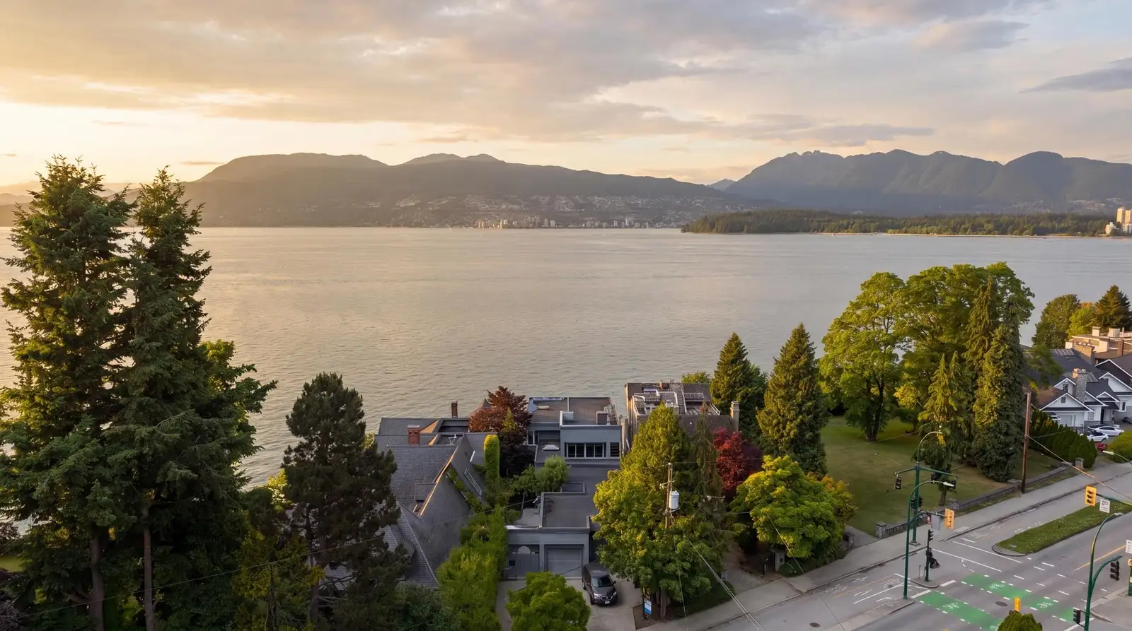 2711 POINT GREY ROAD, Vancouver BC V6K 1A4