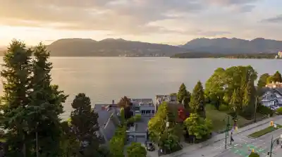 2711 POINT GREY ROAD, Vancouver BC V6K 1A4