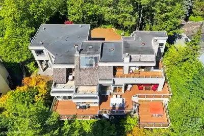 4750 MEADFEILD ROAD, West Vancouver BC V7W 2Y3