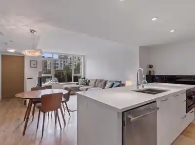 TH112 3565 SAWMILL CRESCENT, Vancouver BC V5S 0E2
