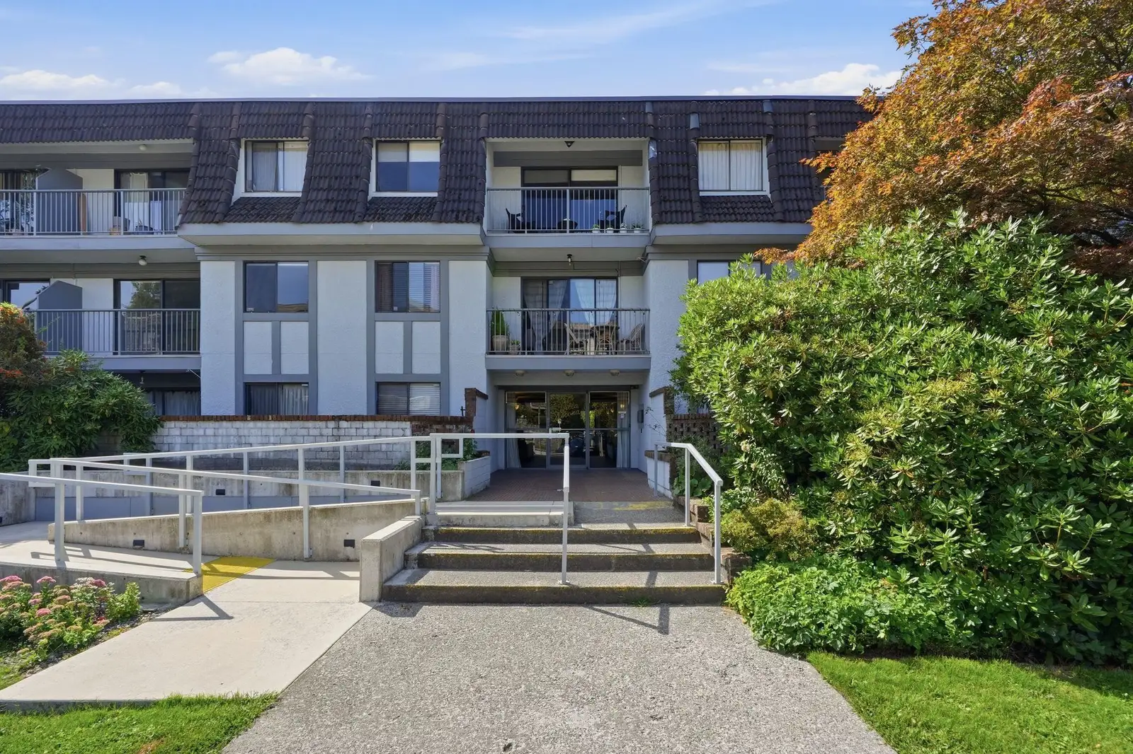 305 275 W 2ND STREET, North Vancouver BC V7M 1C9