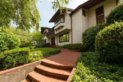 2296 W 32ND AVENUE, Vancouver BC V6L 2B2