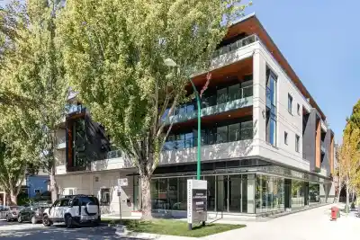 201 717 W 17TH AVENUE, Vancouver BC V5Z 1V1