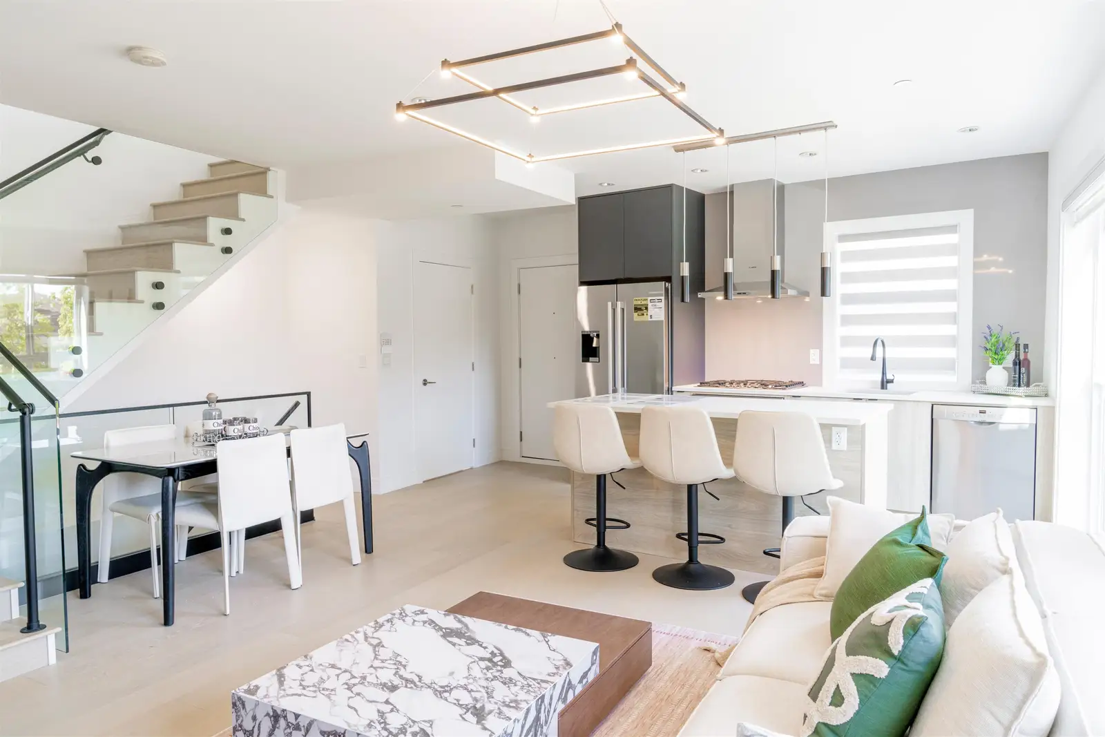 7359 OAK STREET, Vancouver BC V6P 1V9