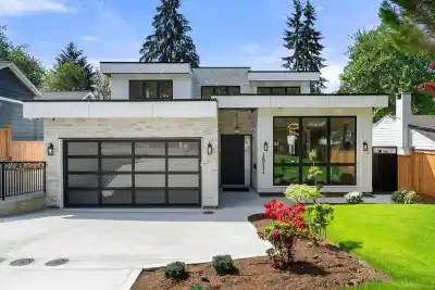 1511 BURRILL AVENUE, North Vancouver BC V7K 1L8