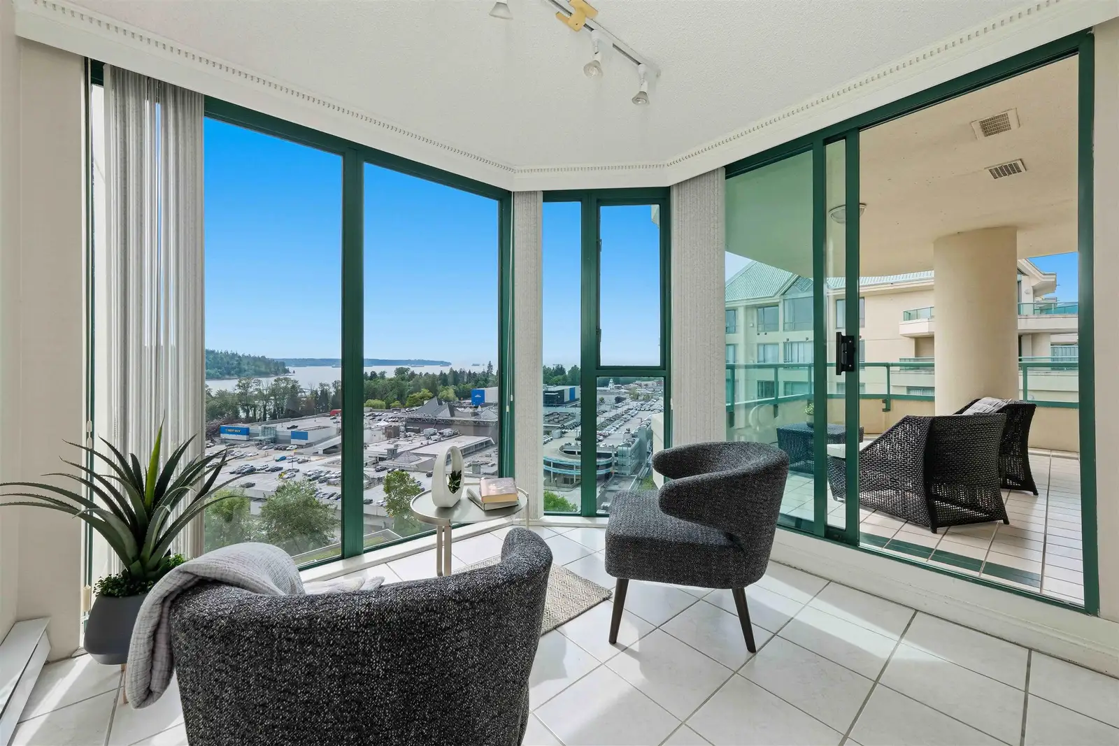 18D 338 TAYLOR WAY, West Vancouver BC V7T 2Y2