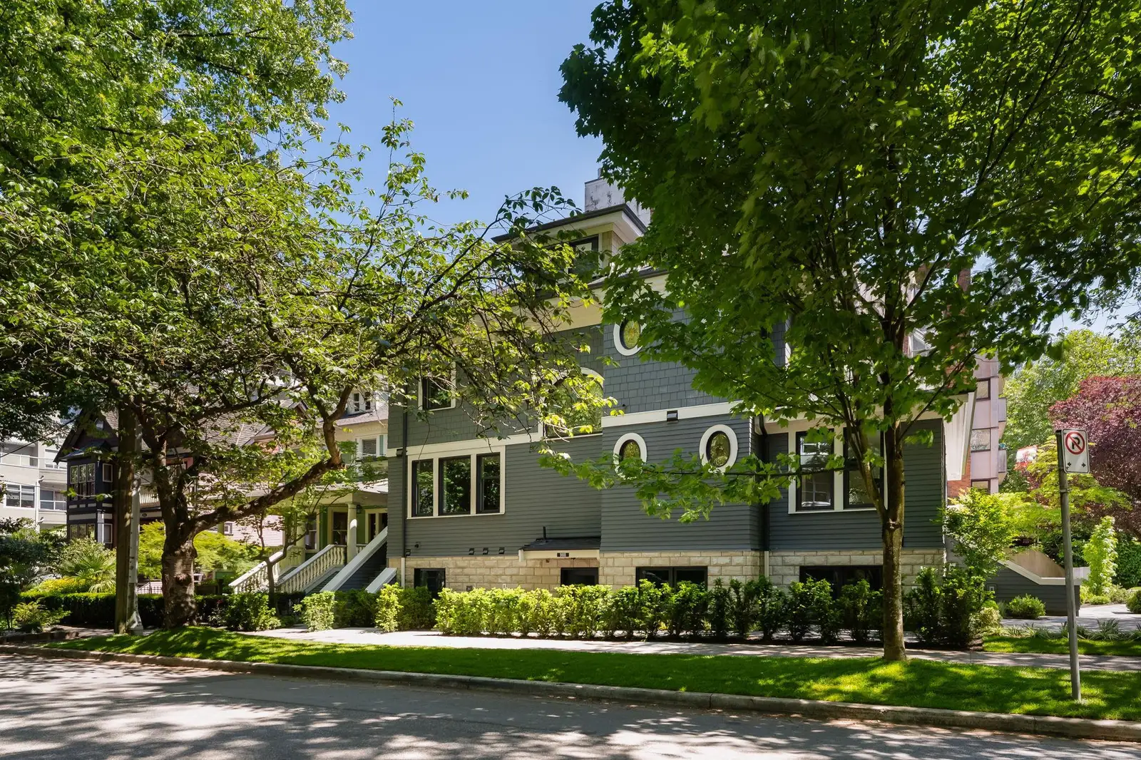 980 BIDWELL STREET, Vancouver BC V6G 1M3