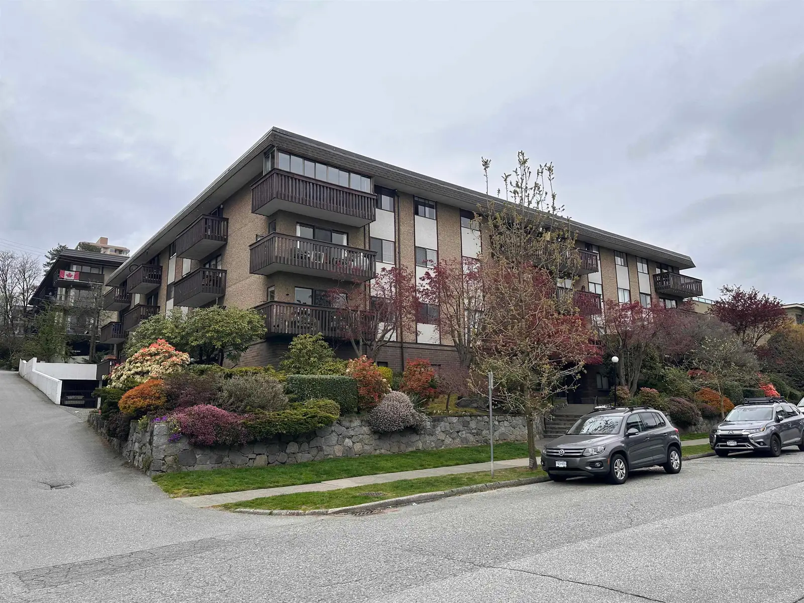 205 120 E 4TH STREET, North Vancouver BC V7L 1H6