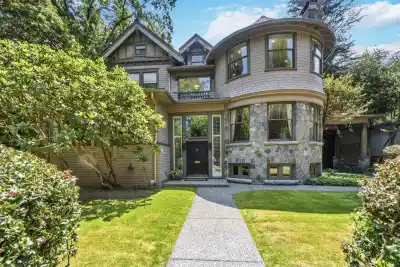 1188 LAURIER AVENUE, Vancouver BC V6H 1Y5