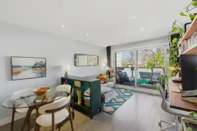 205 1864 FRANCES STREET, Vancouver BC V5L 1Z7