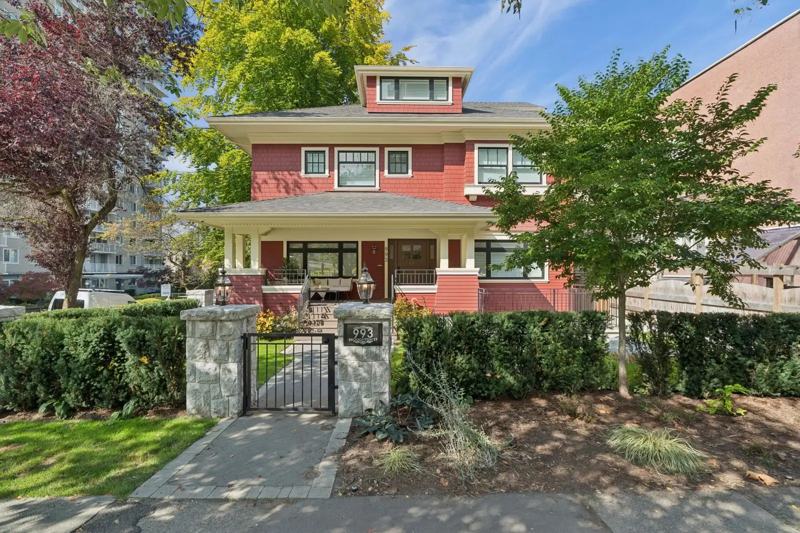 993 BROUGHTON STREET, Vancouver BC V6G 2A4