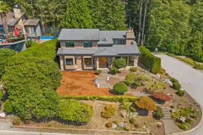 2008 BLAIRVIEW AVENUE, North Vancouver BC V7H 2N4