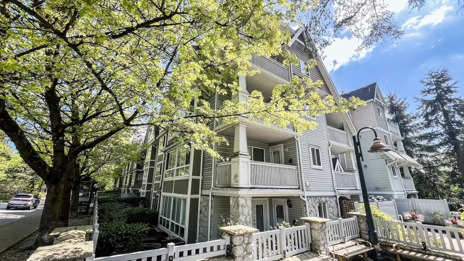 306 1111 LYNN VALLEY ROAD, North Vancouver BC V7J 3V4