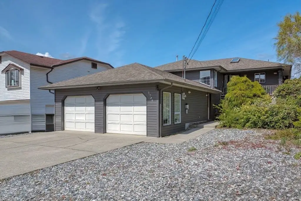 5796 TRAIL AVENUE, Sechelt BC V7Z 0L8