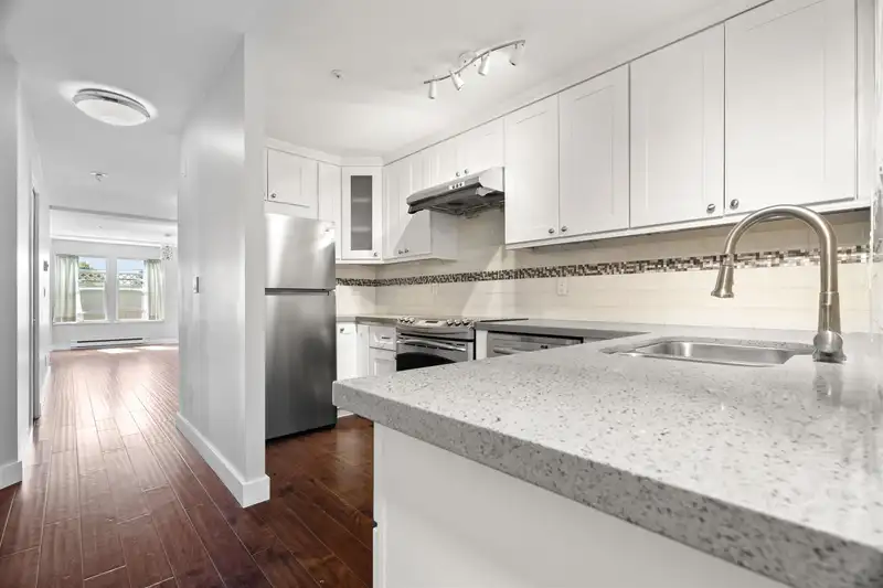 211 5723 BALSAM STREET, Vancouver