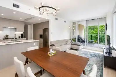 501 1401 HUNTER STREET, North Vancouver BC V7J 0E2
