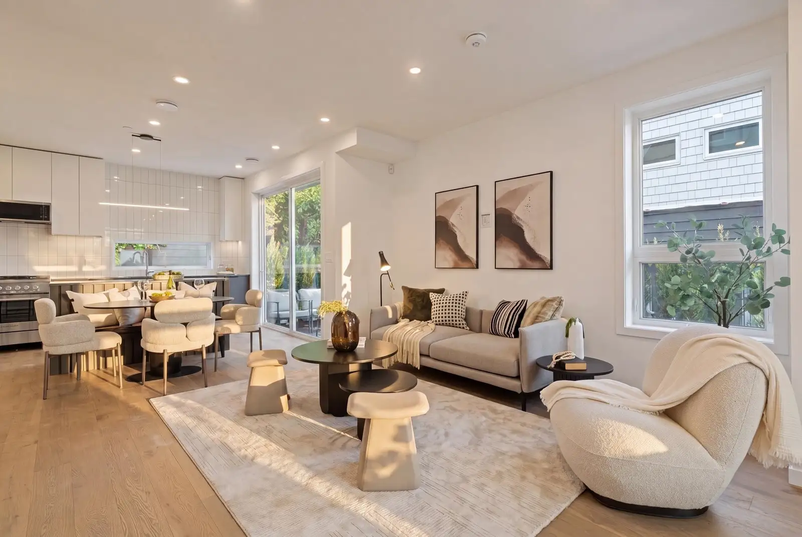2796 CAMBRIDGE STREET, Vancouver BC V5K 1L7