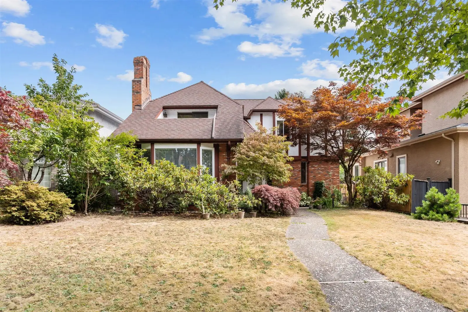 5564 ELIZABETH STREET, Vancouver BC V5Y 3J9