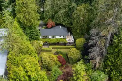 2912 ROSEBERY AVENUE, West Vancouver BC V7V 3A6