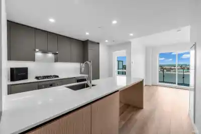 610 5593 NUMBER 3 ROAD, Richmond BC V6X 0X6