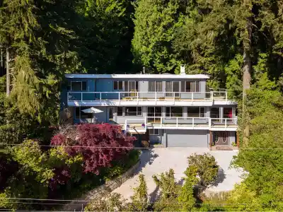 3897 BAYRIDGE AVENUE, West Vancouver BC V7V 3J3