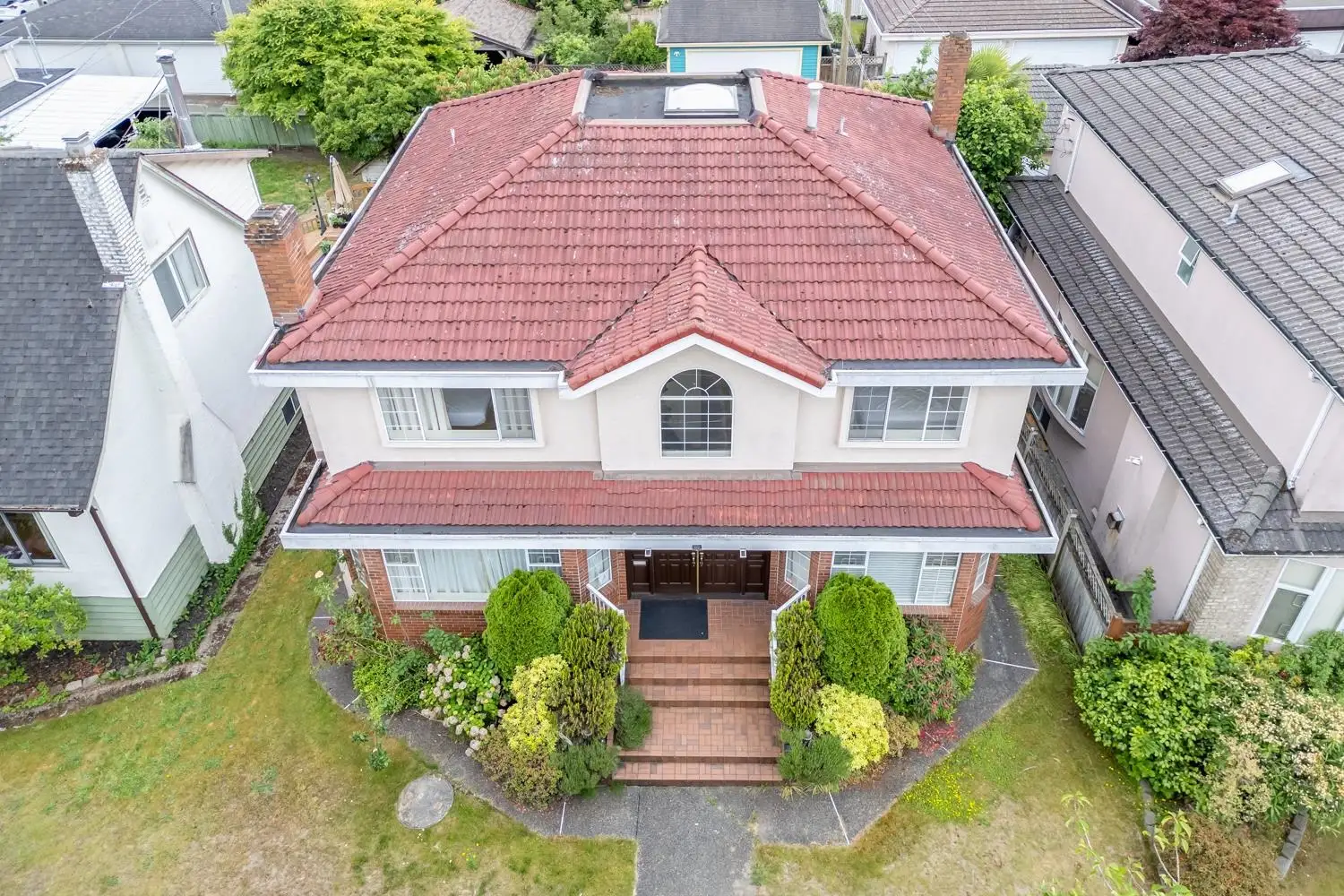 122 W 43RD AVENUE, Vancouver BC V5Y 2T7