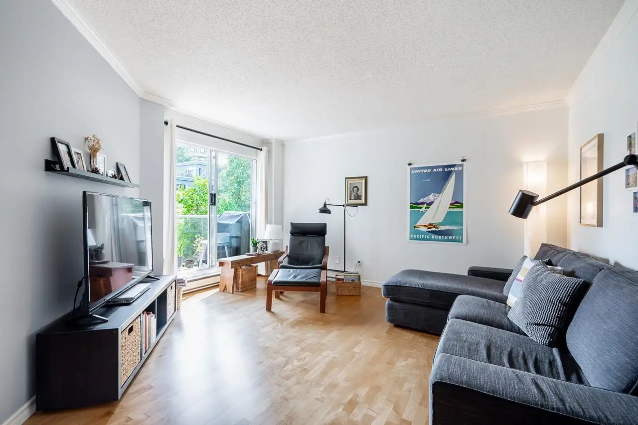 303 1510 W 1ST AVENUE, Vancouver BC V6J 4S3