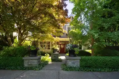 4256 W 14TH AVENUE, Vancouver BC V6R 2X8