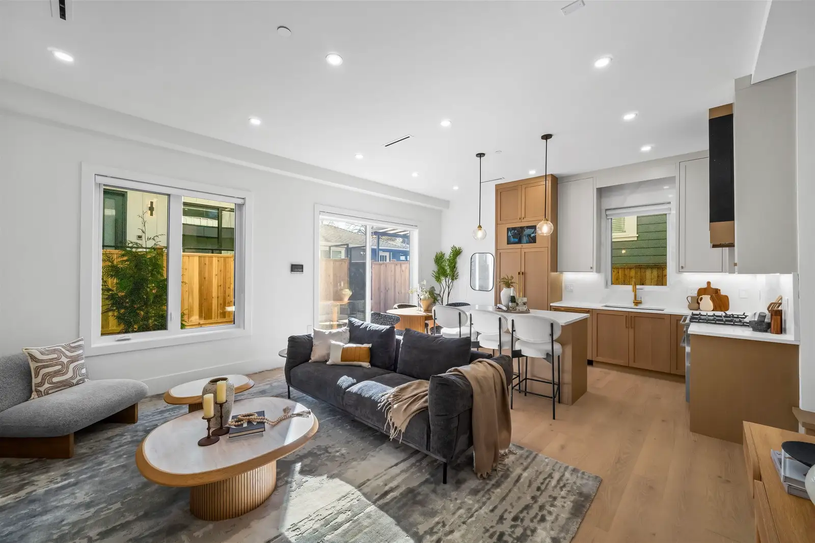 2 2710 KITCHENER STREET, Vancouver BC V5K 3E1