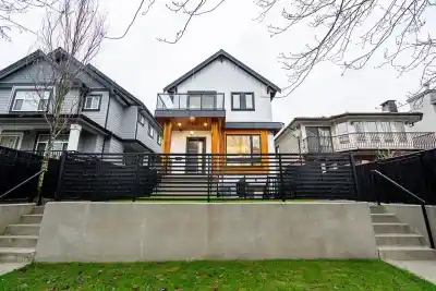 1 2753 NANAIMO STREET, Vancouver BC V5N 5E9