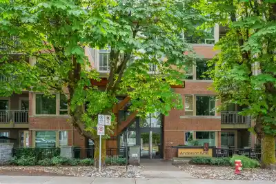 319 119 W 22ND STREET, North Vancouver BC V7M 0B4