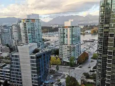 1304 1333 W GEORGIA STREET, Vancouver BC V6E 4V3