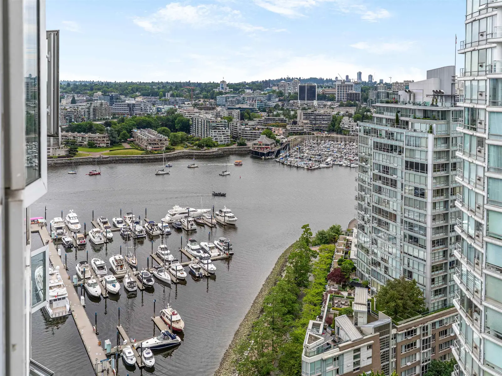 2807 1199 MARINASIDE CRESCENT, Vancouver BC V6Z 2Y2