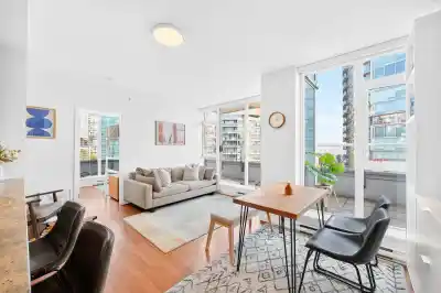 1802 821 CAMBIE STREET, Vancouver BC V6B 0E3